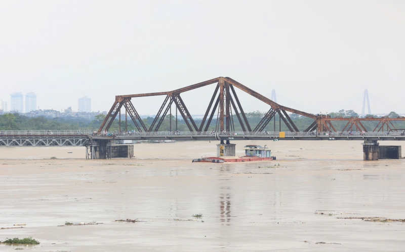 Hà Nội: Cấm toàn bộ phương tiện, người đi bộ qua cầu Long Biên