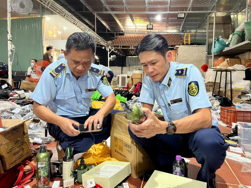 Bộ Công thương hỏa tốc yêu cầu giám sát, kiểm tra các loại sữa và thuốc