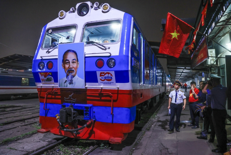 Chuyến tàu Thống nhất trọn niềm vui