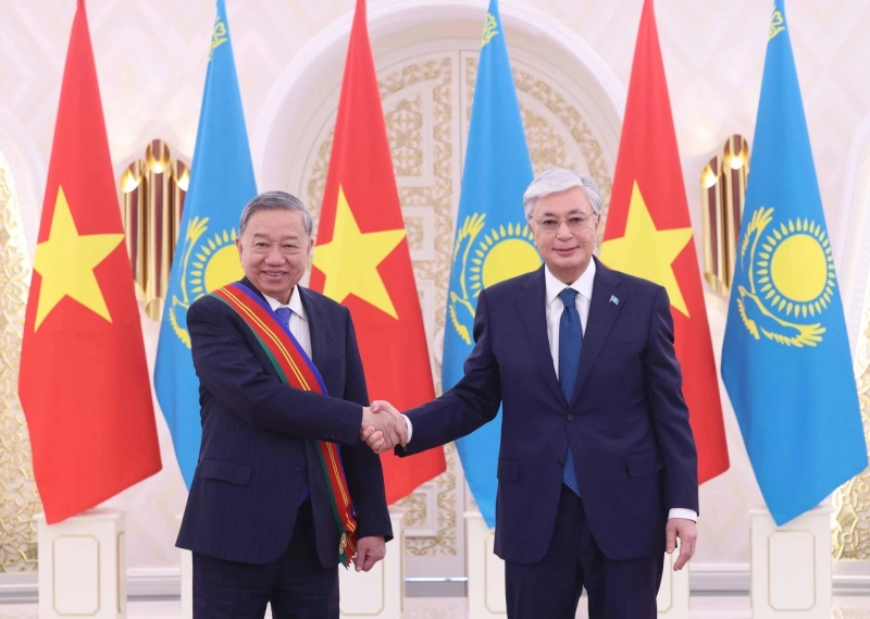 Việt Nam và Kazakhstan nâng cấp quan hệ lên Đối tác chiến lược