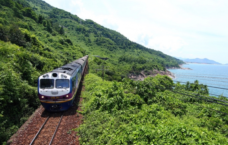 Bố trí tàu cho công chức đi làm chặng Quảng Trị - Quảng Bình