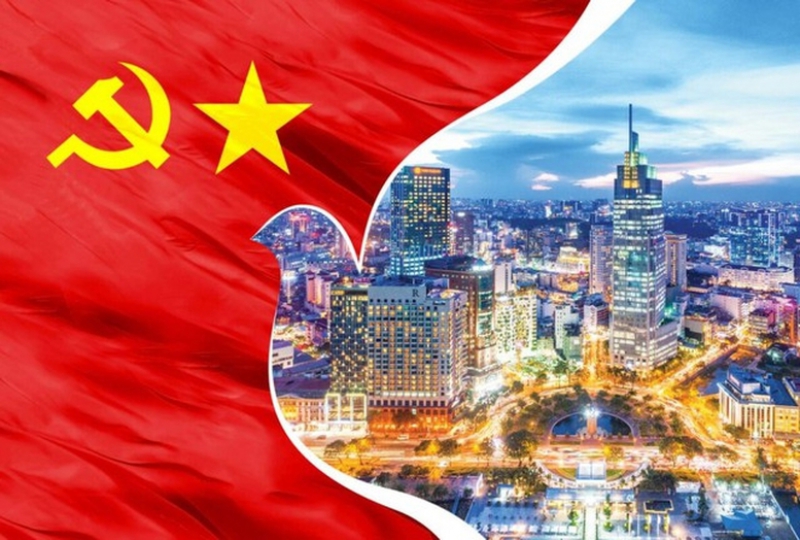 Bác vẫn cùng chúng cháu hành quân
