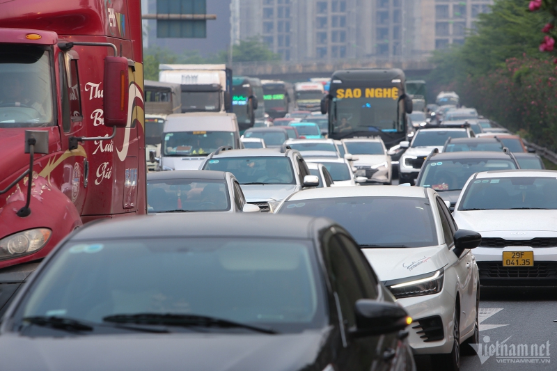 Từ 2030, ô tô không đạt chuẩn khí thải sẽ không được lưu thông ở Hà Nội, TPHCM