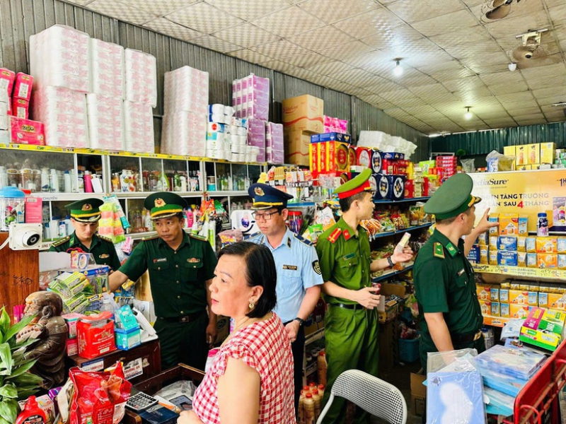 Các địa phương miền Trung mạnh tay với hàng giả, hàng lậu