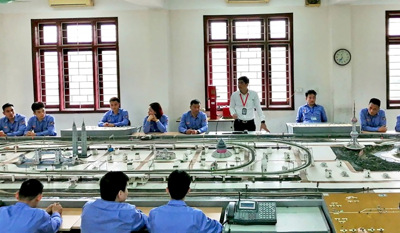 Gấp rút đào tạo nhân lực vận hành đường sắt