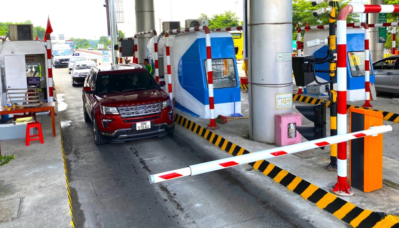 Xử lý vướng mắc chuyển đổi tài khoản thu phí doanh nghiệp trước ngày 31/12