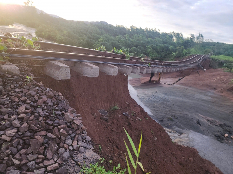 Huy động tổng lực khắc phục hậu quả mưa lũ, đảm bảo an toàn đường sắt quốc gia