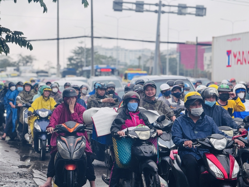 Sắp có lộ trình cấm xe máy xăng lưu thông trong vành đai 3 Hà Nội