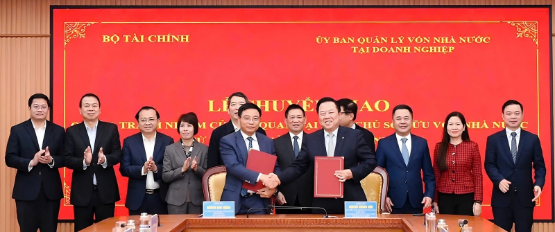 Bộ trưởng Tài chính: Sẽ rà soát để giảm thêm giấy phép kinh doanh