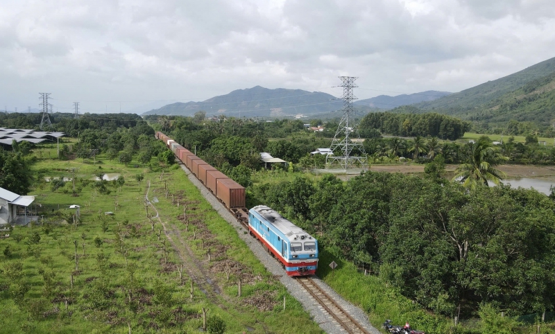 Khắc phục xong đường sắt Bắc - Nam, thông đường toàn tuyến