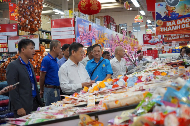 TPHCM: Nguồn hàng Tết dồi dào, giá cả ổn định