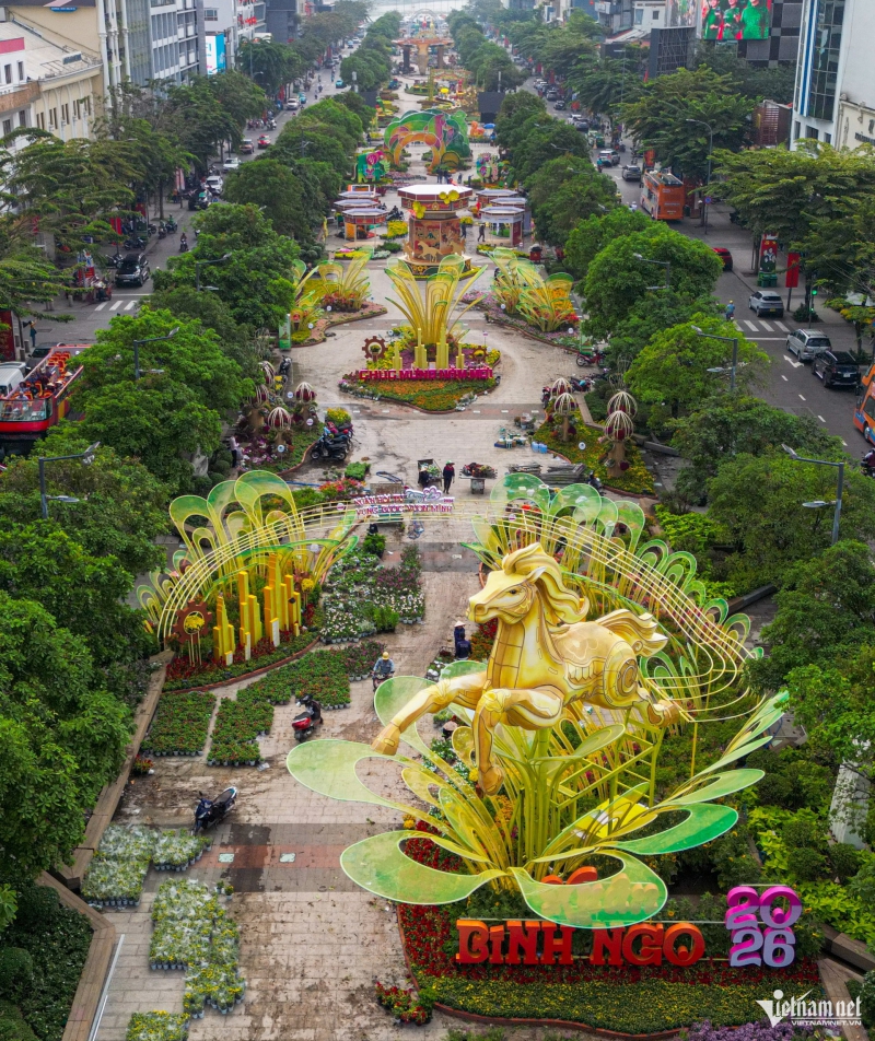 Những đại cảnh hoành tráng tại Đường hoa Nguyễn Huệ