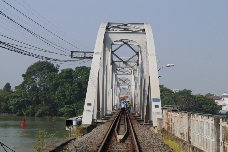Đẩy nhanh kiểm định và gia cố cầu Ghềnh, tìm phương án sớm cho tàu chạy tạm 15km/h