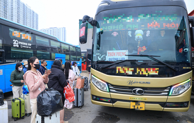 Cả trăm tuyến vận tải khách tăng giá vé do giá xăng dầu tăng, cao nhất khoảng 50%