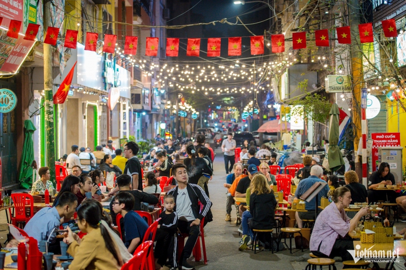 Hà Nội thí điểm kinh tế đêm có kiểm soát tại Hoàn Kiếm, Tây Hồ