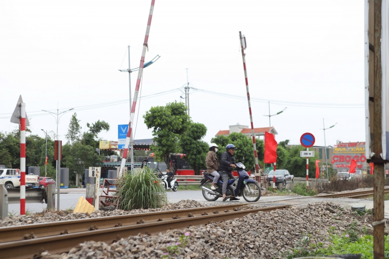 Ngành đường sắt tăng cường ký cam kết, hướng tới giảm tai nạn giao thông