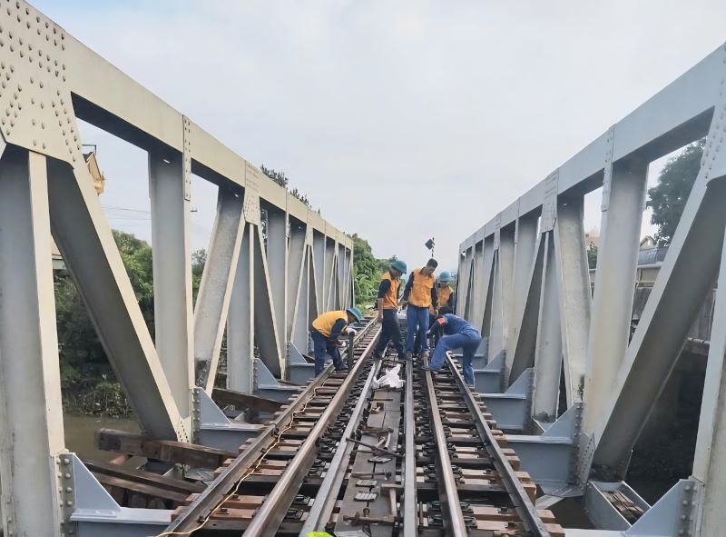 Không để người lao động tuyến đầu “đứng ngoài” quá trình đổi mới ngành đường sắt