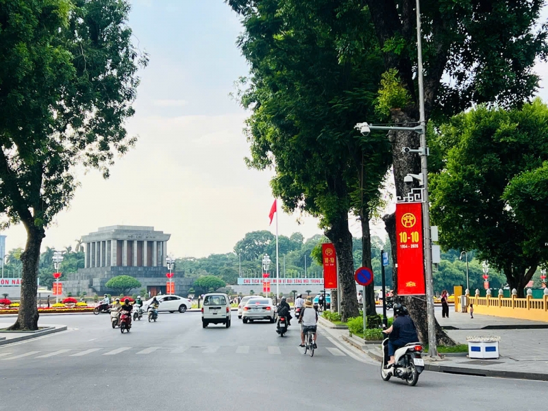 Hà Nội rực rỡ cờ hoa chào mừng 72 năm Ngày Giải phóng Thủ đô